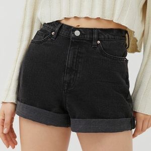 BDG High-Wasted Mom Short